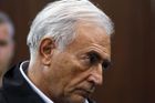Strauss-Kahn je v domácím vězení a elektronicky hlídán