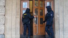 Filozofická fakulta v Praze, den po střelbě, při které zahynulo 14 lidí