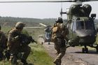 Voják postřelený v Afghánistánu byl převezen do Česka