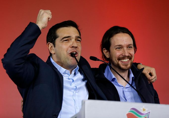 Kamarádi. Nový řecký premiér Alexis Tsipras a vůdce Podemos Pablo Iglesias.