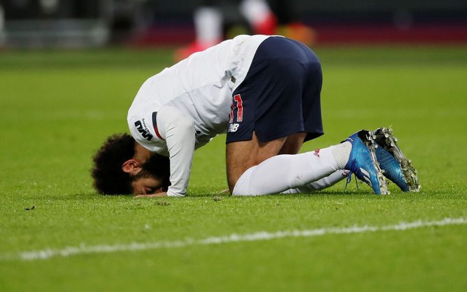 Soccer Football - Premier League - West Ham United v Liverpool - London Stadium, London, Britain - January 29, 2020   Liverpool's Mohamed Salah celebrates scoring their f