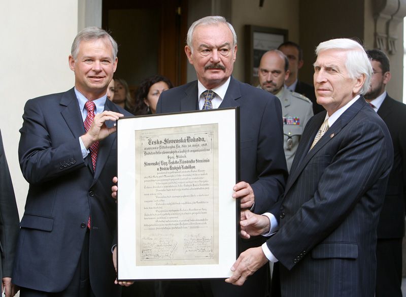 Pittsburská dohoda na výstavě v Senátu