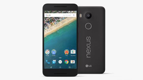 Test: Nexus 5X je levnější telefon od Googlu, v mnohém kopíruje iPhone