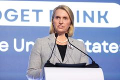 "Dáváte přednost Rusku!" Velvyslankyně sloužila pěti prezidentům a za Trumpa odešla