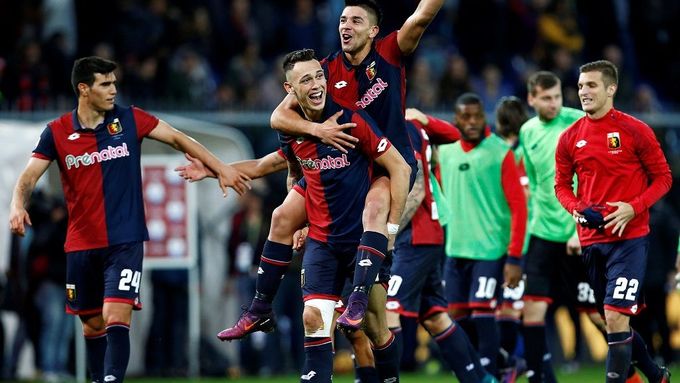 Radost fotbalistů FC Janov po vítězství nad Juventusem