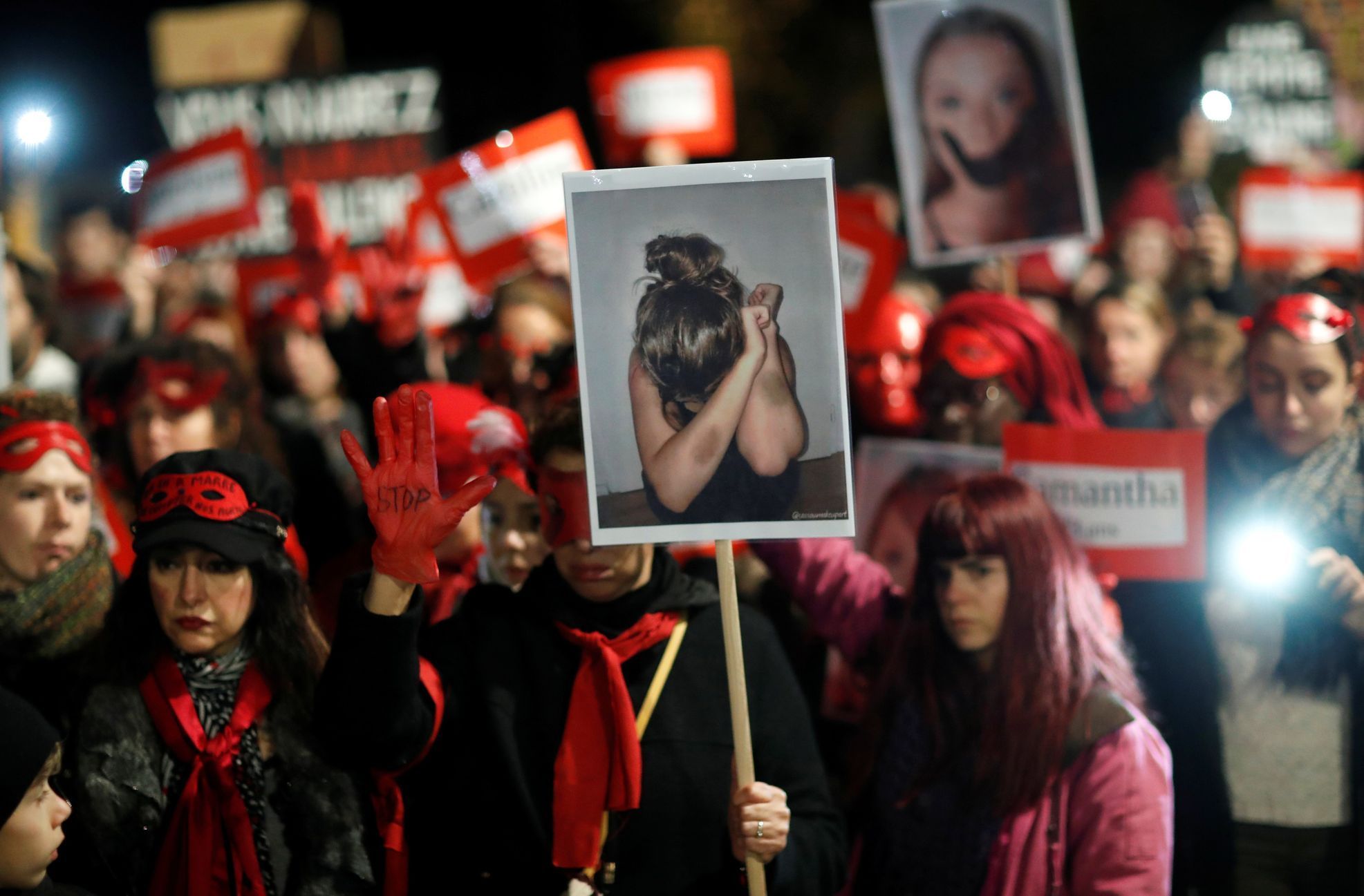 Protesty ve Francii proti násilí na ženách.