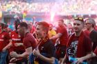 Fanoušci během utkání často skandovali pokřiky jako "Sparta Praha, mistr ligy", či "Tak jsme první, no a co?".