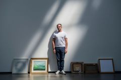 Trest pro galeristu Třeštíka neplatí, soud vrátil kauzu Muchových děl policii