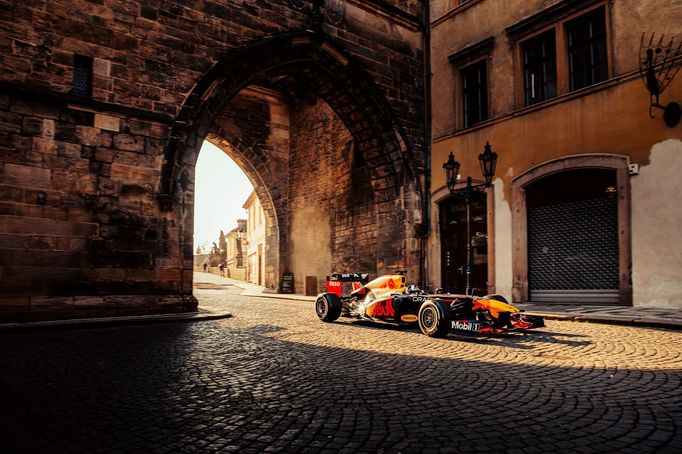 Formule 1 bude jezdit po Praze (Red Bull Showrun 2024)