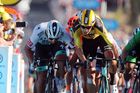 Peter Sagan a Wout Van Aert ve finiši 11. etapy Tour de France 2020