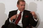 Nejlepším porevolučním prezidentem byl Havel, nejhorším Zeman, myslí si většina lidí