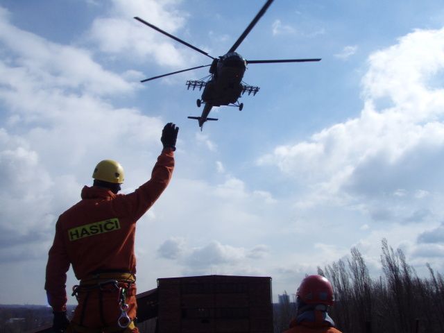 Záchranáři na komíně