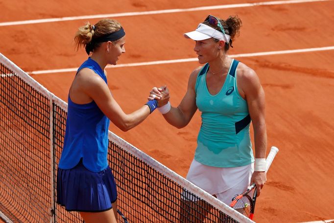 Lucie Šafářová a Samantha Stosurová ve 3. kole French Open