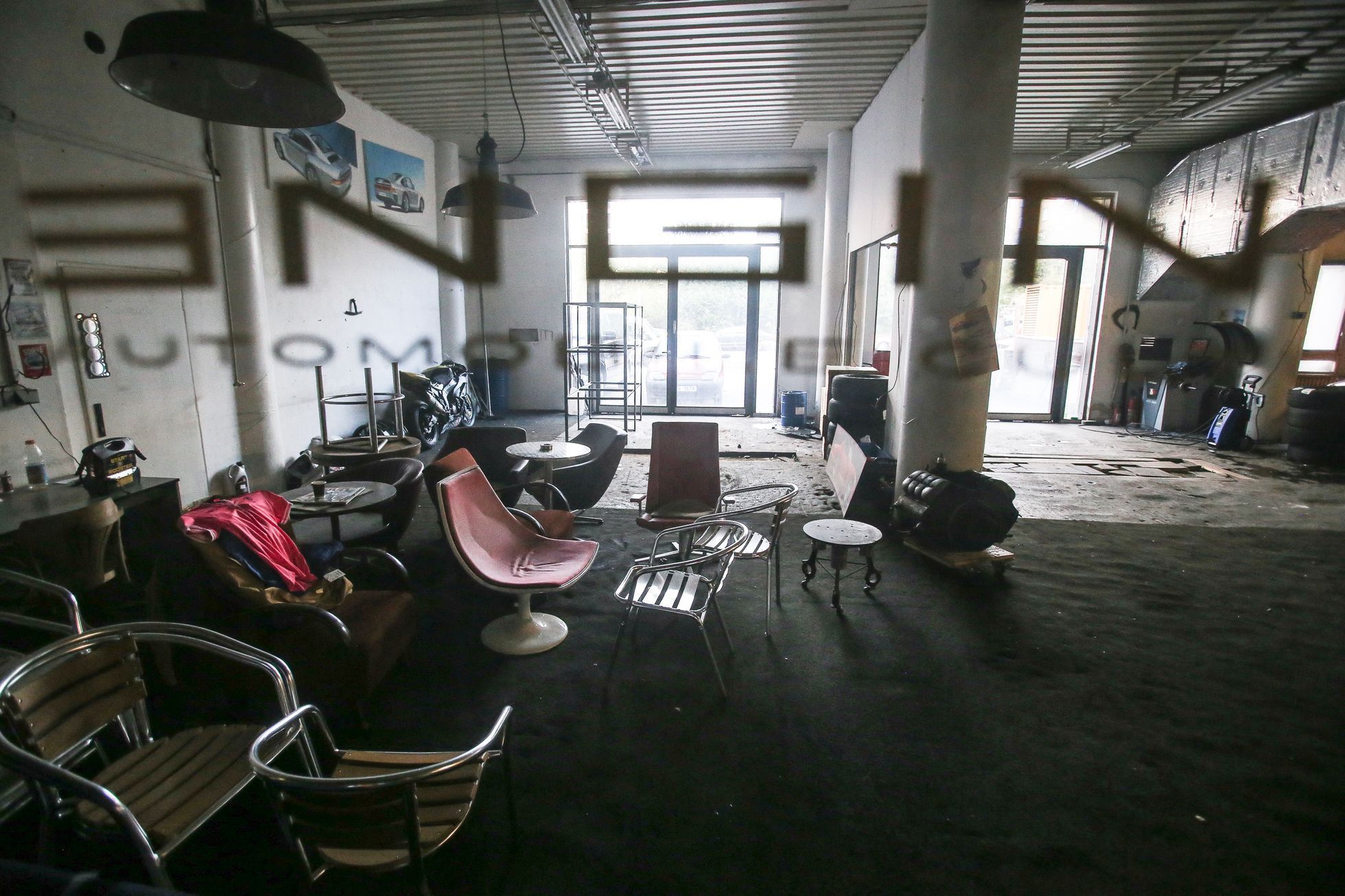 Automatická telefonní ústředna v Dejvicích - prohlídka s architetkem Václavem Aulickým z cyklu Nejošklivější architektura Prahy