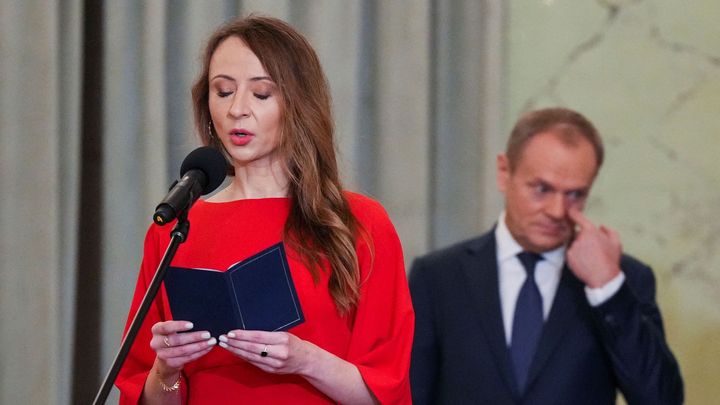 Polsko zvažuje zkrácení pracovního týdne. Lidé jsou udření, zní od politiků