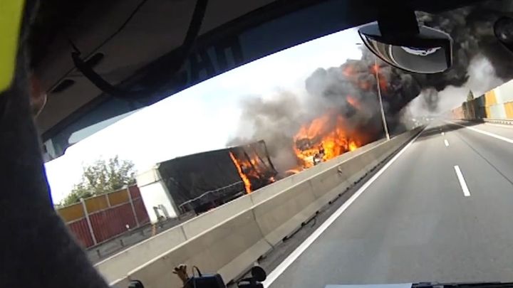 Inferno na D1. Hasiči zveřejnili záběry ze zásahu u tragické nehody