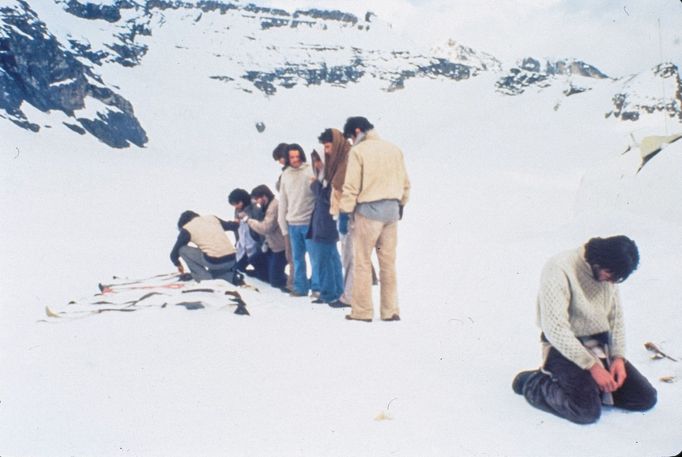 Snímek dokumentující příběh tragického letu letadla Uruguayan Air Force 571, které se v roce 1972 zřítil v Andách.