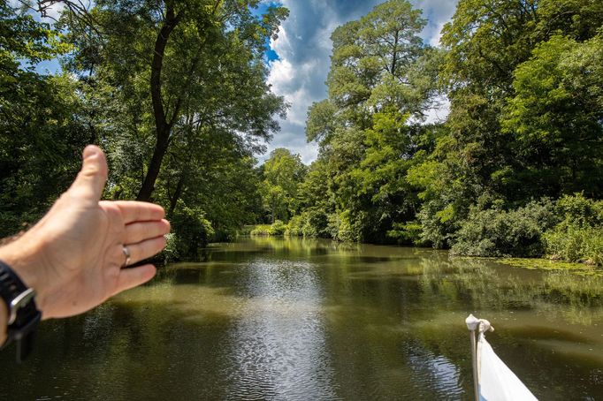 Chystaná Chráněná krajinná oblast (CHKO) Soutok u soutoku Moravy a Dyje na Břeclavsku a zámku Lednice.