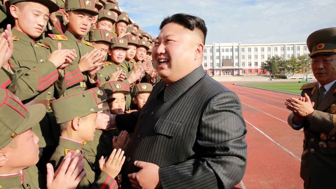KIm Čong-un se severokorejskými vojáky.