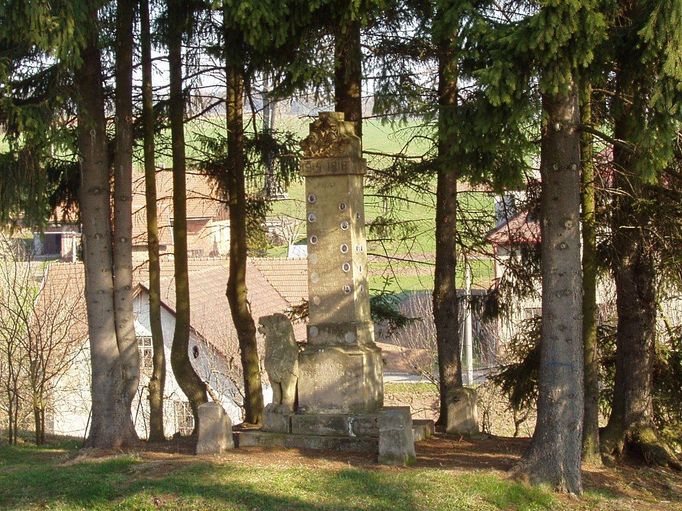 Písečná (Pardubický kraj). Obnova památníků padlých z I. světové války.