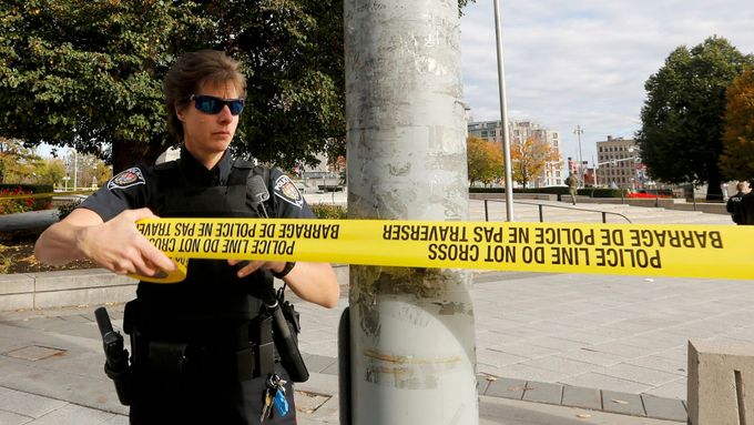 Foto: Po střelbě u parlamentu začaly v Ottawě manévry