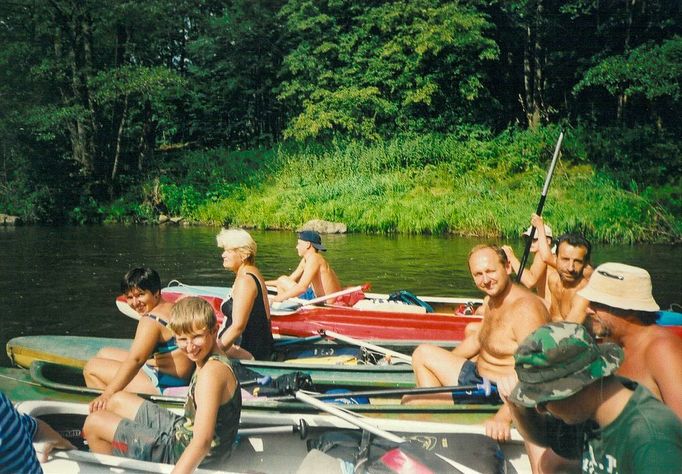 Fotografie z archivu Lubomír Fleisig, který již desítky let zachycuje vodáctví, kterému se stále aktivně věnuje.