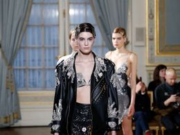První haute couture přehlídka míří do Prahy. Ukáže šaty za miliony od návrháře, který obléká Madonnu