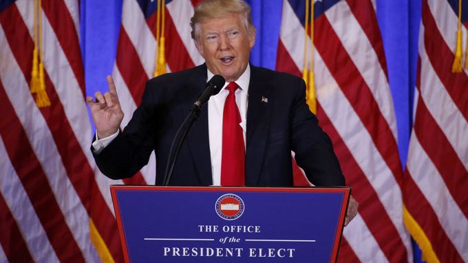 Donald Trump na první veřejné tiskové konferenci od svého zvolení novým prezidentem USA, New York, 11.1.2017