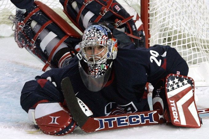 Rick DiPietro v dresu hokejové reprezentace USA.