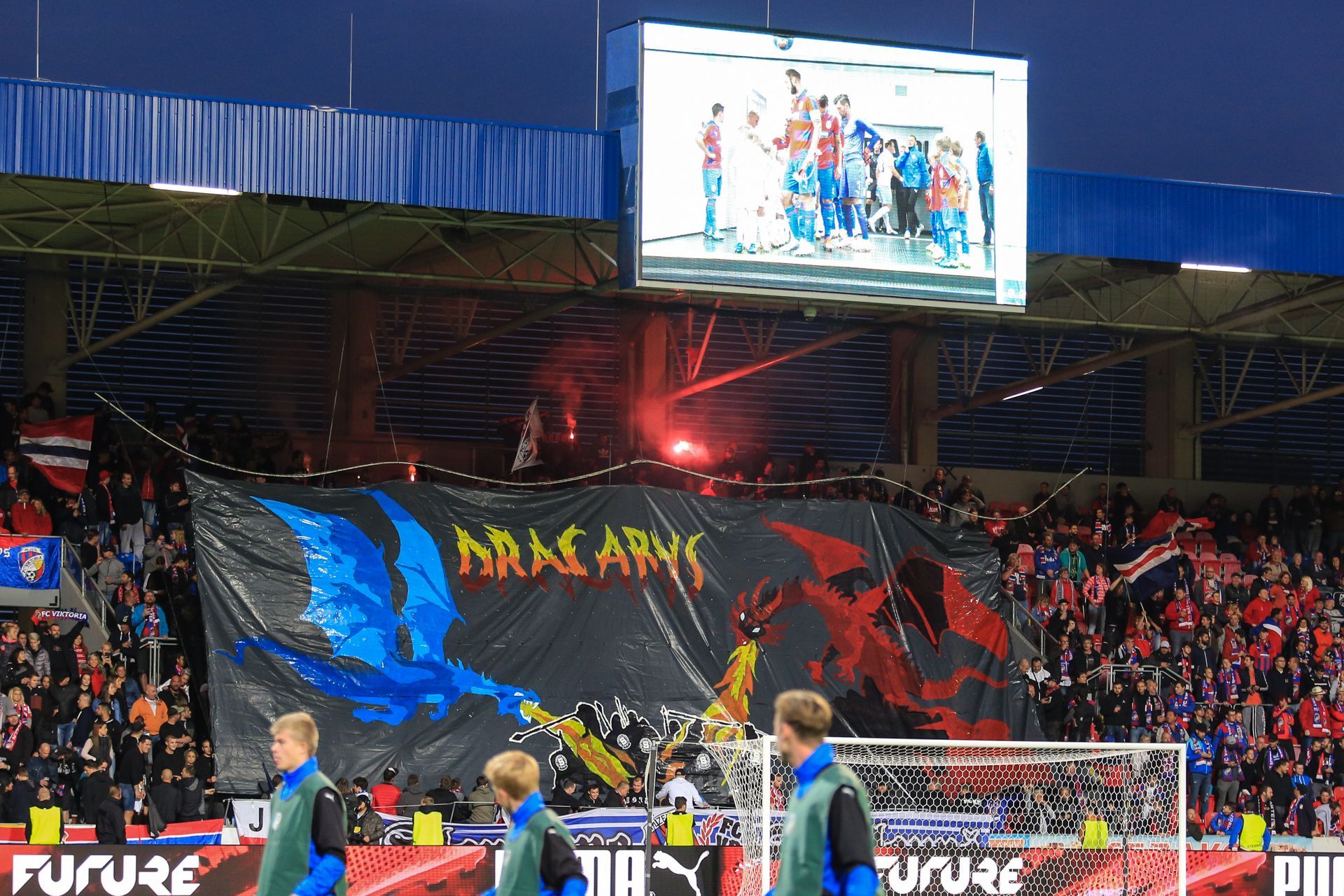 Fanoušci Viktorie v zápase 10. kola Plzeň - Sparta.