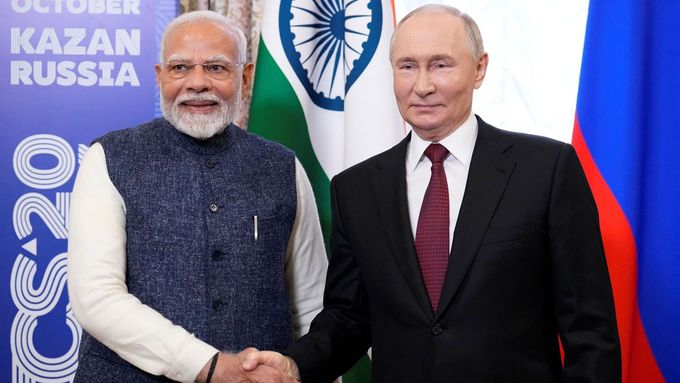 Ruský prezident Vladimir Putin a indický premiér Naréndra Módí na okraj summitu BRICS v ruské Kazani 22. října 2024