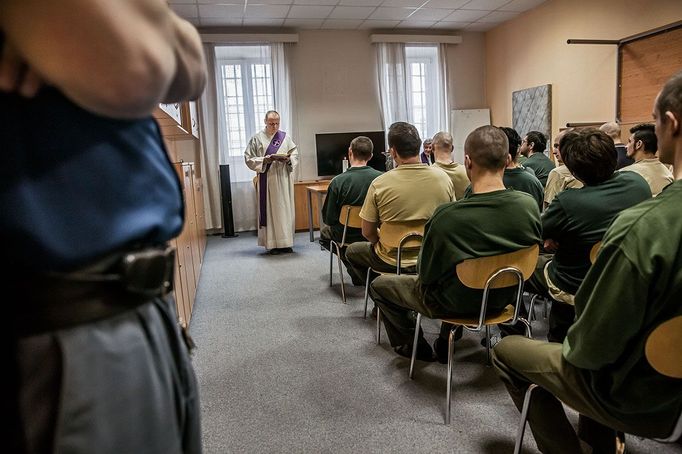 Ukázky fotografií z cyklu „Ze tmy ke světlu“ od světoznámého dokumentaristy Jindřicha Štreita