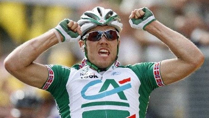 Norský cyklista Thor Hushovd se raduje z vítězství ve čtvrté etapě Tour de France.