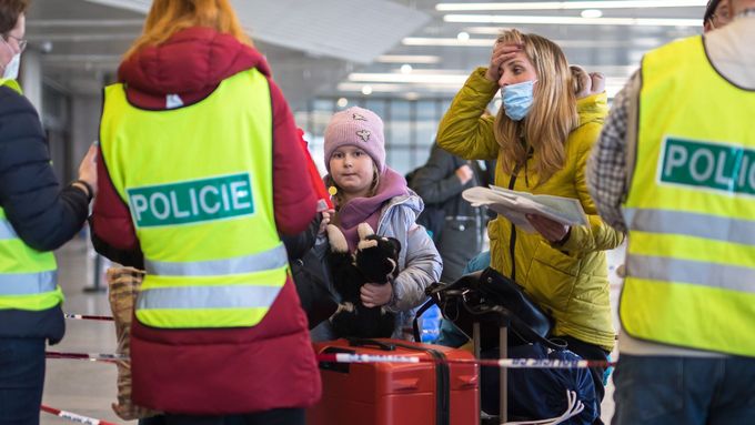 Ukrajinští uprchlíci v krajském asistenčním centru pomoci v Praze.