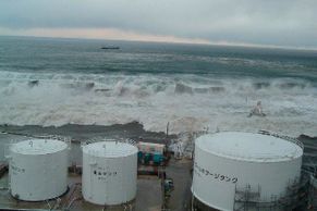 Podívejte se na dosud nezveřejněné snímky japonské tsunami