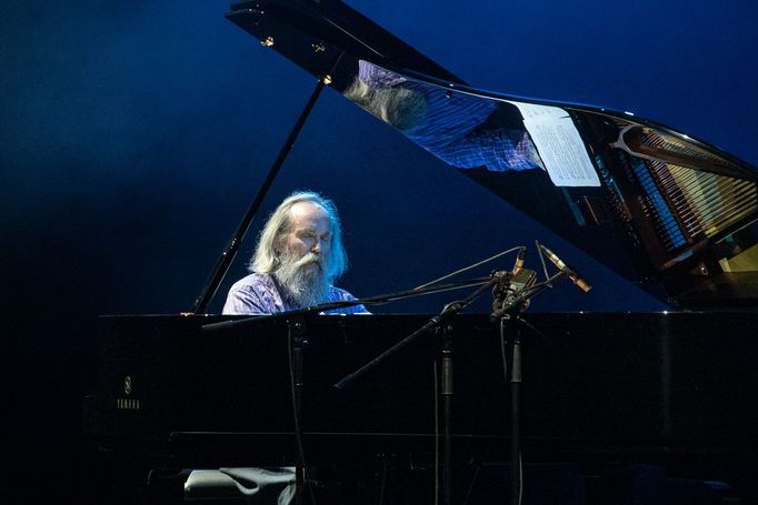 Klavírista Lubomyr Melnyk při vystoupení na ostravských Colours.