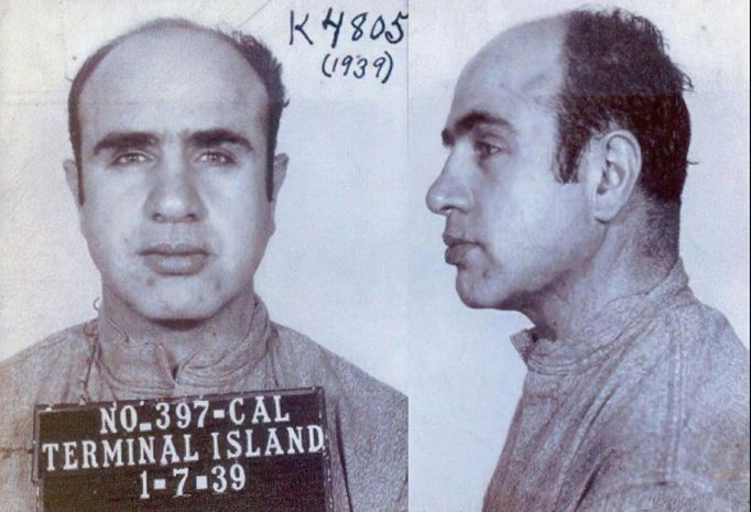 Americký gangster Al Capone, který patřil mezi nechvalně známé vězně Alcatrazu. Nedatovaná fotografie vězně pořízená v Alcatrazu před rokem 1947.