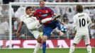 Casemiro, Michael Krmenčík a Luka Modrič v zápase Ligy mistrů Real Madrid - Viktoria Plzeň.