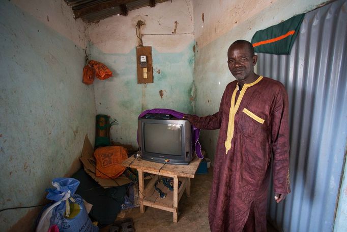 Senegal. Příbuzný běžence, který zahynul na cestě do Evropy.