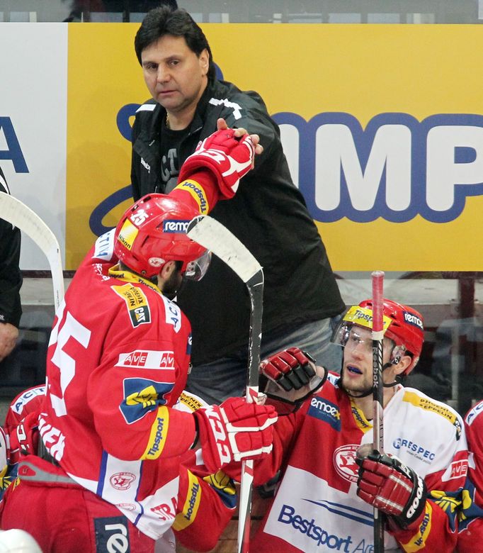 Hokej, extraliga, Slavia - Plzeň: Vladimír Růžička a Petr Jelínek slaví gól na 21