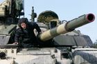 Varianty pro Ukrajinu: invaze, válka, ekonomické vykrvácení
