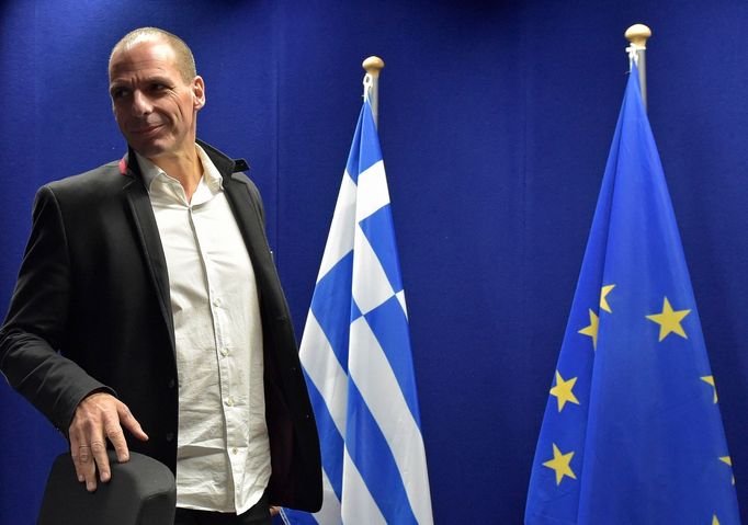 Řecký ministr financí Janis Varufakis na tiskové konferenci po mimořádné schůzce eurozóny v Bruselu.