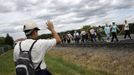 Coal miners and their families march on a national main road N 630 between Robla village and Leon, northern Spain June 14, 2012. The miners are protesting against the government's proposal to decrease funding for coal production. REUTERS/Eloy Alonso (SPAIN - Tags: CIVIL UNREST BUSINESS EMPLOYMENT ENERGY) Published: Čer. 14, 2012, 5:13 odp.