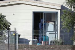 Policie řeší nejhorší masakr v Austrálii za posledních 20 let, mezi zastřelenými jsou i čtyři děti
