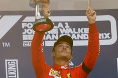 "To je pro Anthoinea". Leclerc své první vítězství věnoval zesnulému pilotu F2