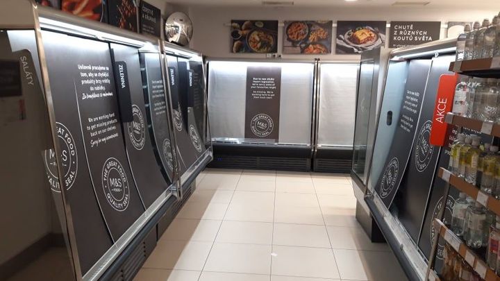 Místo lahůdek jen brambory a prázdné regály. Brexit udělal z řetězce M&S snědený krám