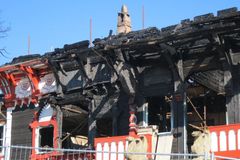 Chata Libušín vyhořela kvůli zanedbanému komínu, policie má podezřelého
