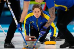 Zlato před zraky krále. Švédské curlerky ovládly olympijský turnaj, zdolaly i "Česnekové dívky"