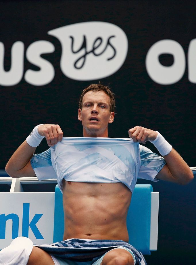 Tomáš Berdych v zápase Australian Open s Bernardem Tomicem.