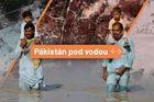 Pákistán ničí "monzuny na steroidech". Srovnejte si snímky před záplavami a po nich